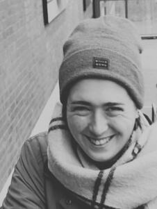 Larissa Mendel is a vocal, back vocal, and mouth trumpet in Alley Crescendo. She writes lyrics, and brings magic too.